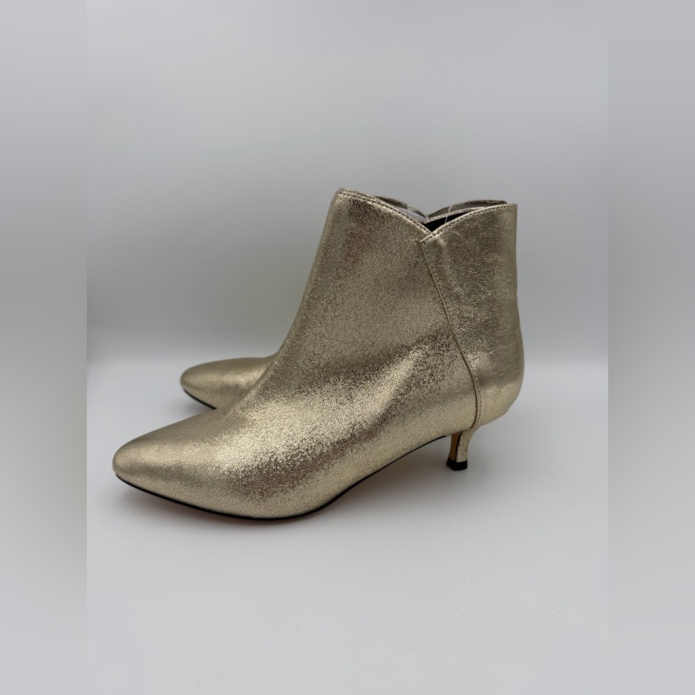 NWOT XOXO Gold Kyrie Ankle Booties Pointed Toe Kitten Heel Size 8